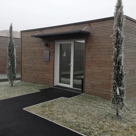 Les Cottages De France 3* 루와시 앙 프랑스